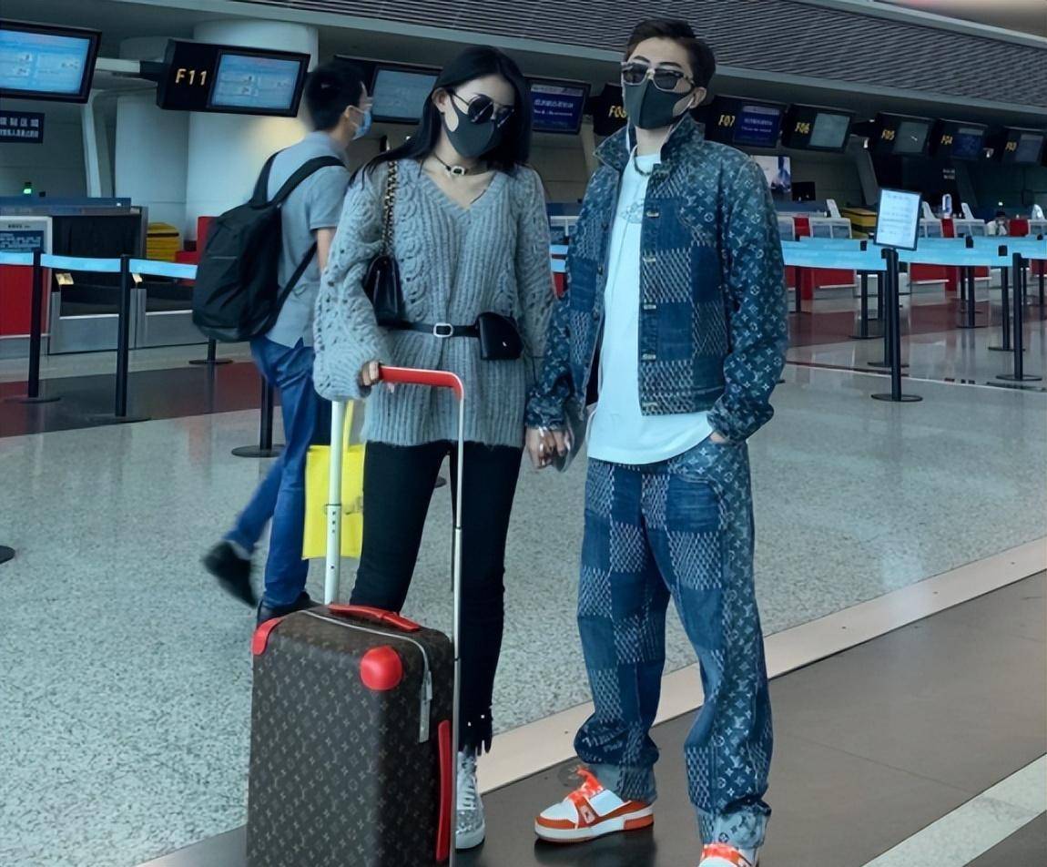 ppq回归直播平台_小伊伊夫妇感情生变_小伊伊网红八卦图片大全-