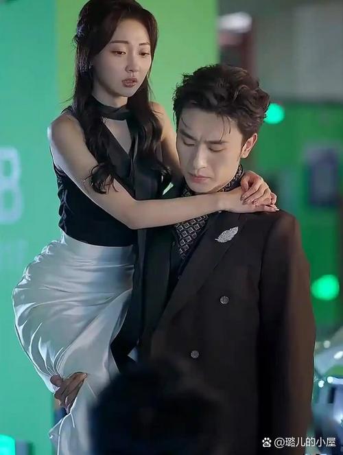 娱乐圈男女大男小_男女圈娱乐男大小姐小说_男女圈娱乐男大小姐是谁