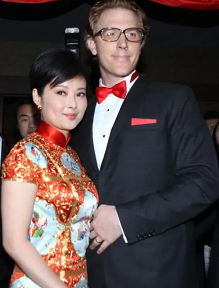国际婚姻女明星经历_美国明星黑料大瓜视频,_女明星与外国人婚姻失败案例